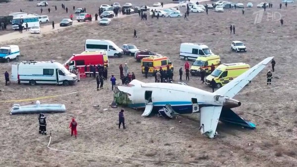 En Aktau ha aterrizado el avión especial del Ministerio de Emergencias, enviado allí por instrucciones de Vladimir Putin